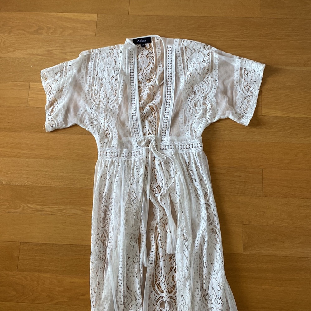 New Vici Pebble Beach Lace Duster Kimono - Picture 2 of 6